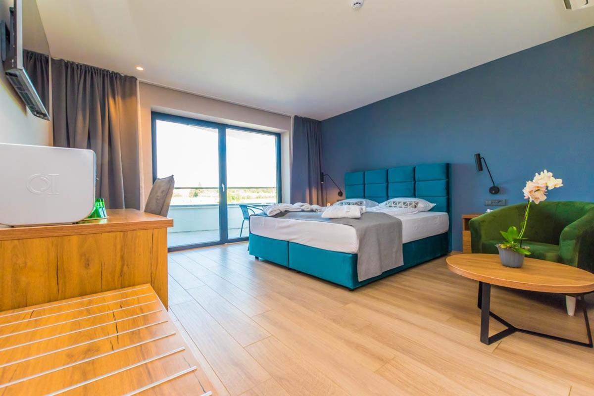 Hotel Delfin Lanterna Tar-Vabriga Eksteriør billede