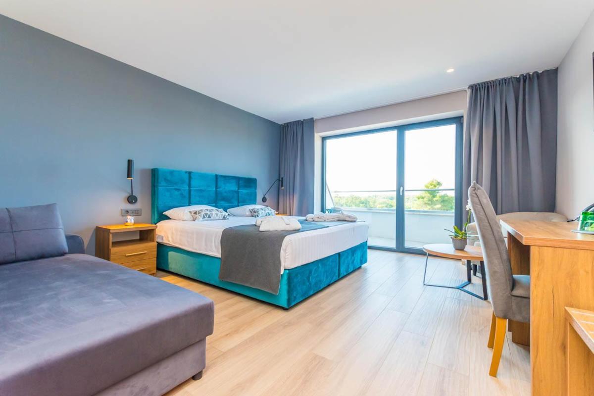 Hotel Delfin Lanterna Tar-Vabriga Eksteriør billede