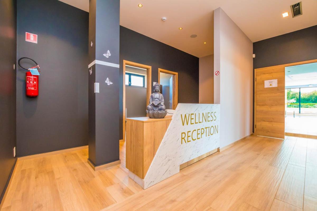 Hotel Delfin Lanterna Tar-Vabriga Eksteriør billede