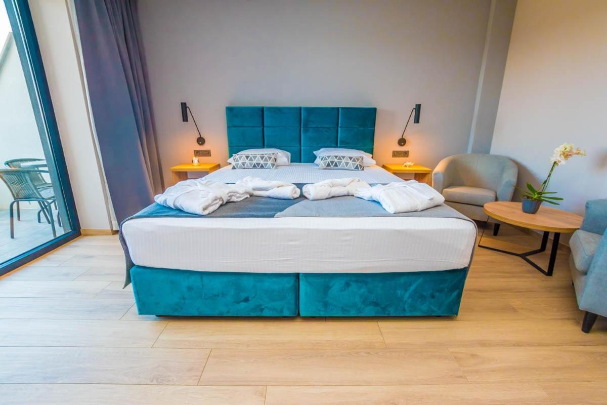 Hotel Delfin Lanterna Tar-Vabriga Eksteriør billede